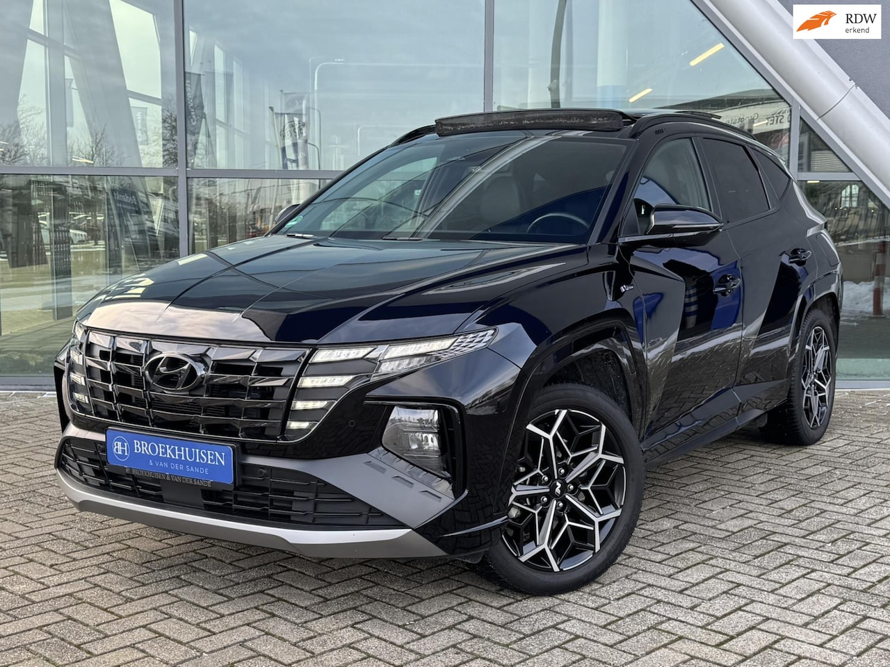 Hyundai Tucson - 1.6 T-GDI PHEV N Line 4WD 265pk Panoramadak / Camera / DEALER ONDERHOUDEN - AutoWereld.nl