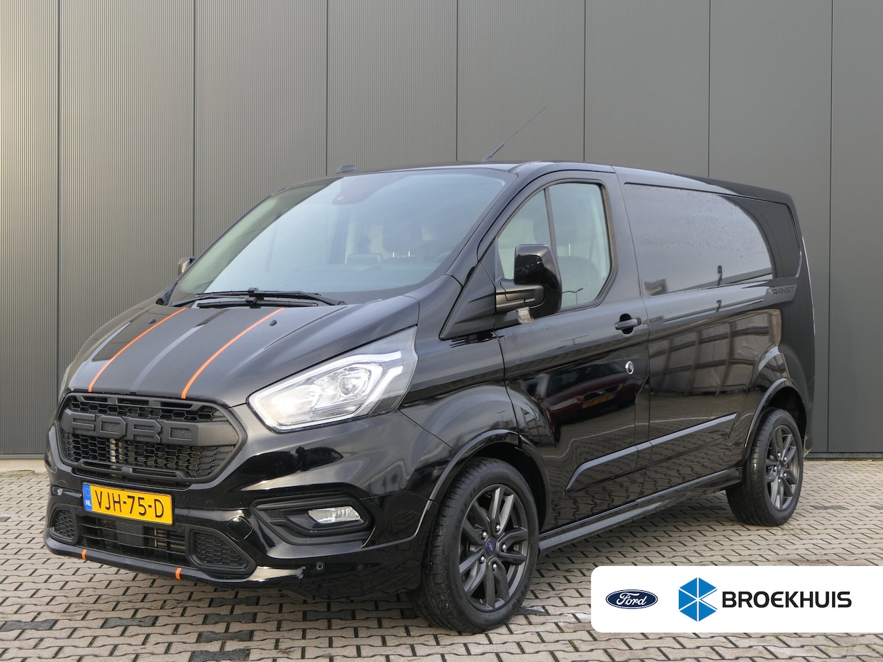 Ford Transit Custom - 290 2.0 TDCI 185pk Automaat L1H1 Sport | Zeer Lage KM-Stand! NAP! | Trekhaak | Camera | El - AutoWereld.nl