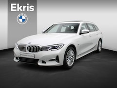BMW 3-serie Touring - 320e High Executive | Luxury Line | Parking Pack | Achteruitrijcamera | Panoramadak | Spor