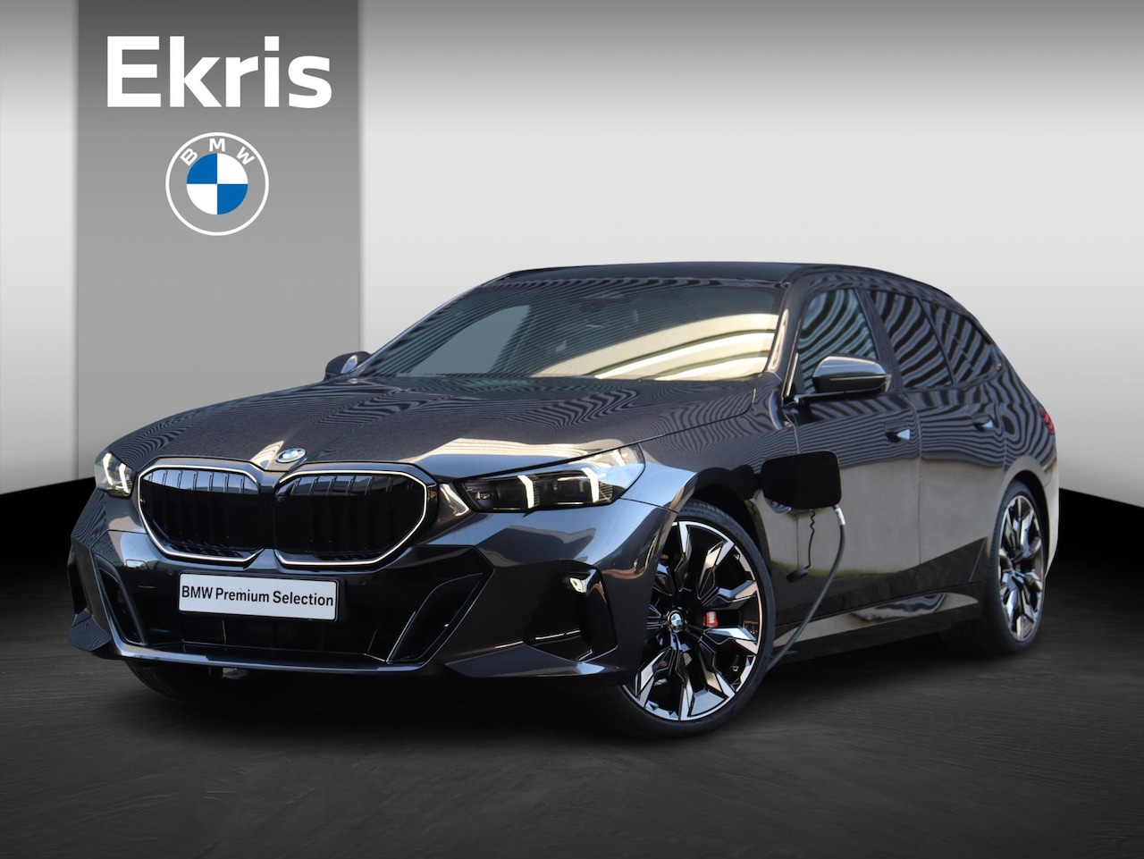 BMW 5-serie Touring - 530e | M Sportpakket Pro | Panodak | Trekhaak | Head-Up | Bowers & Wilkins | Driving Assis - AutoWereld.nl