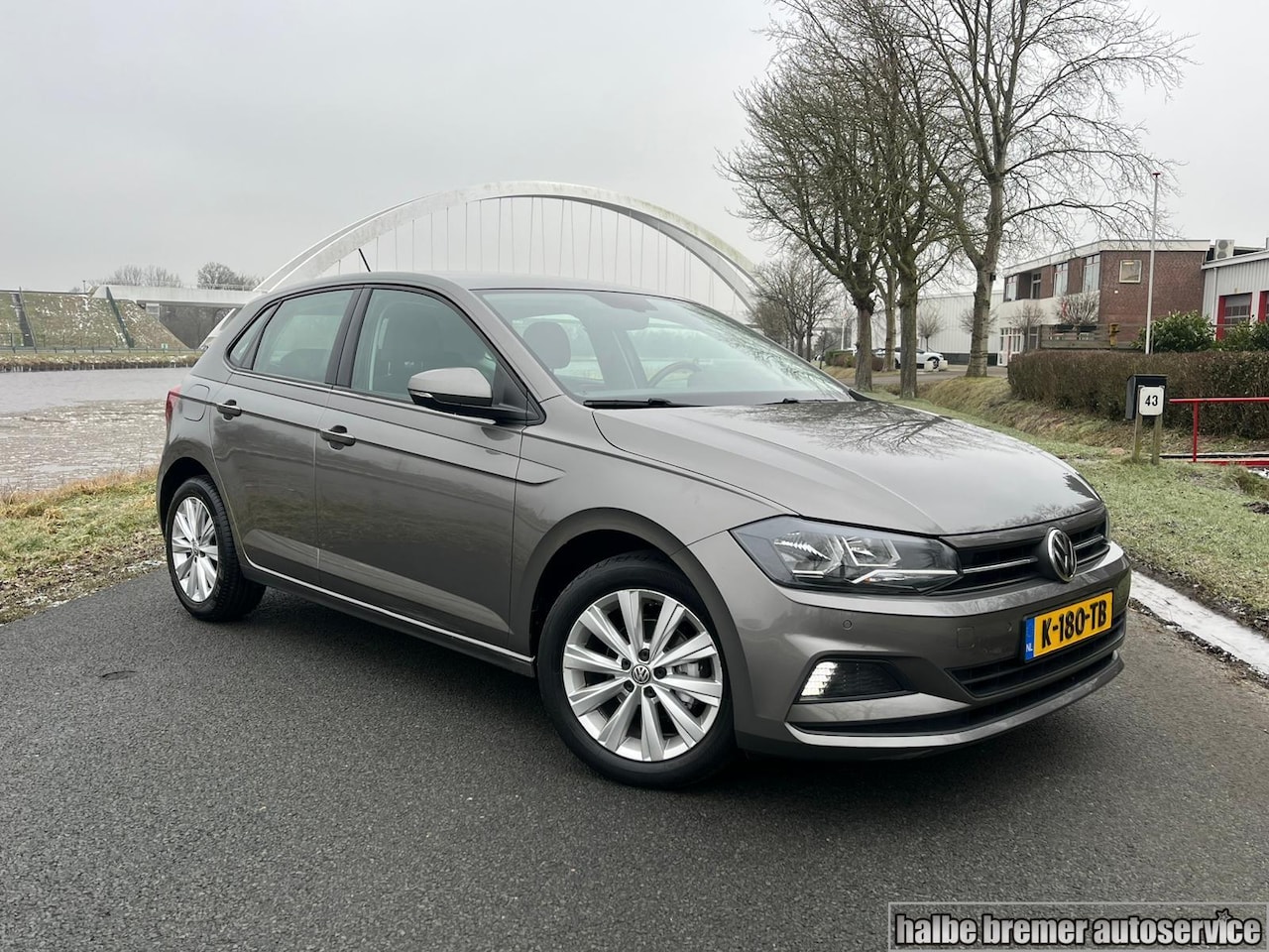Volkswagen Polo - 1.0 TSI Highline |DSG|Carplay|ACC|PDC|Stoelv - AutoWereld.nl