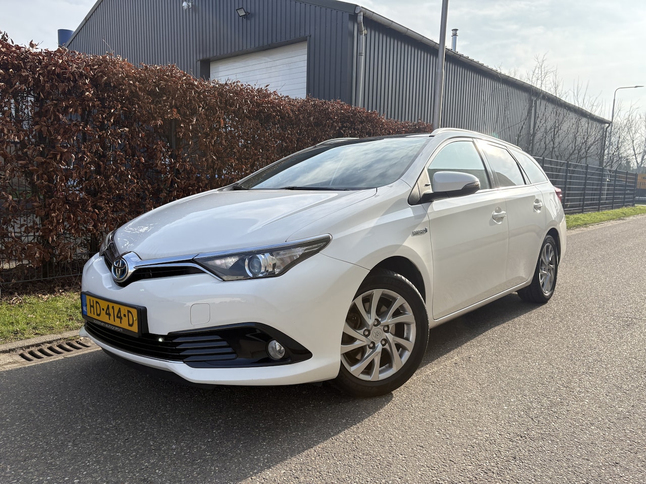 Toyota Auris Touring Sports - 1.8 Hybrid Lease / AUTOMAAT / NAVI / PANORAMADAK - AutoWereld.nl
