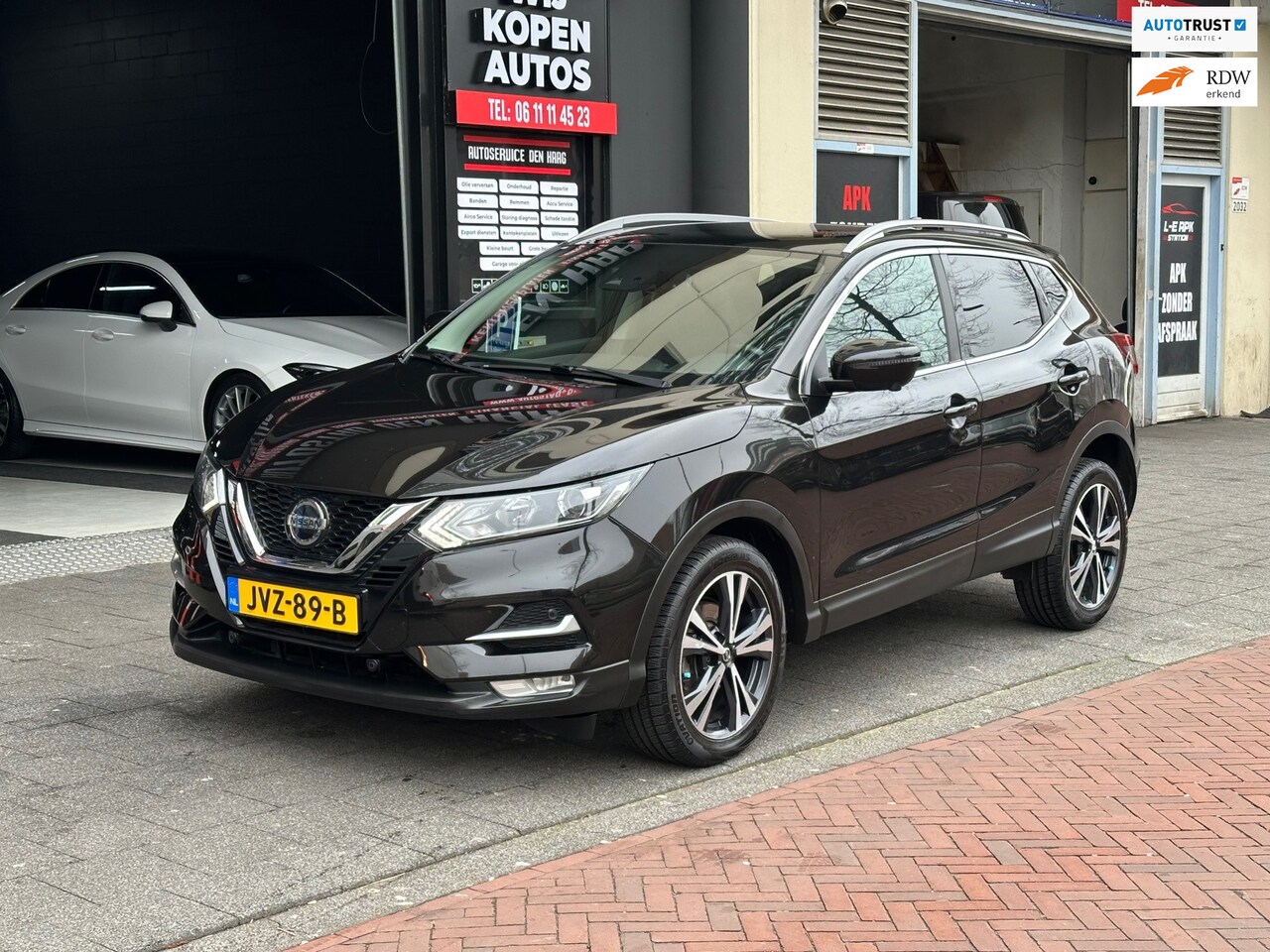 Nissan Qashqai - 1.3 DIG-T Design Edition Aut Navi 360 Camera Pano - AutoWereld.nl