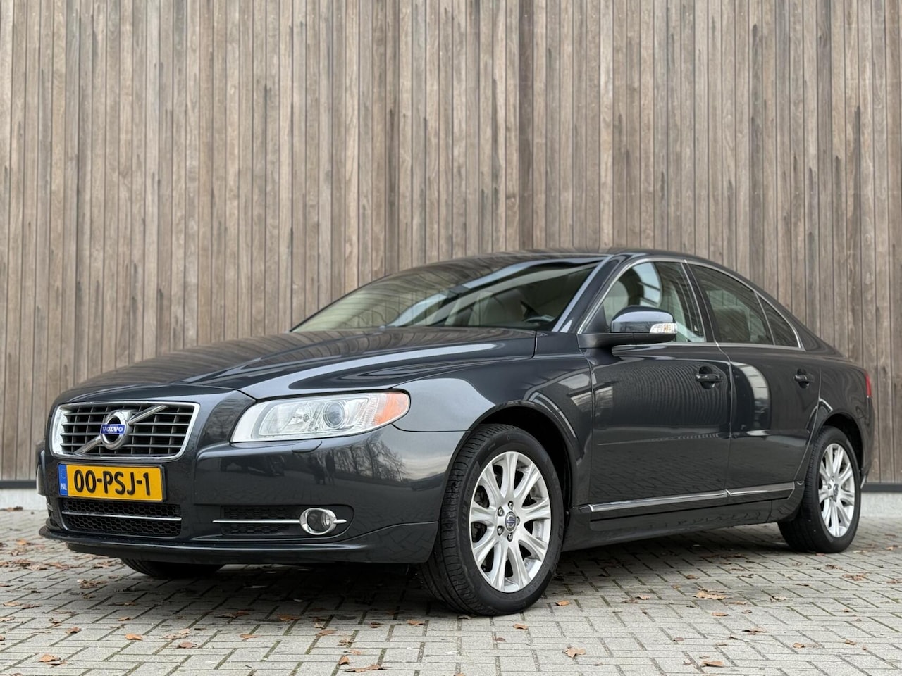 Volvo S80 - 2.0 T5 241pk Momentum | BI-Xenon Koplampen| NL-Auto |NAP - AutoWereld.nl