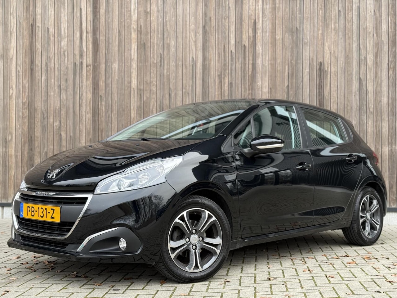 Peugeot 208 - 1.2 PureTech Blue Lion | CARPLAY | CRUISE | NAP | GOED ONDERHOUDEN - AutoWereld.nl