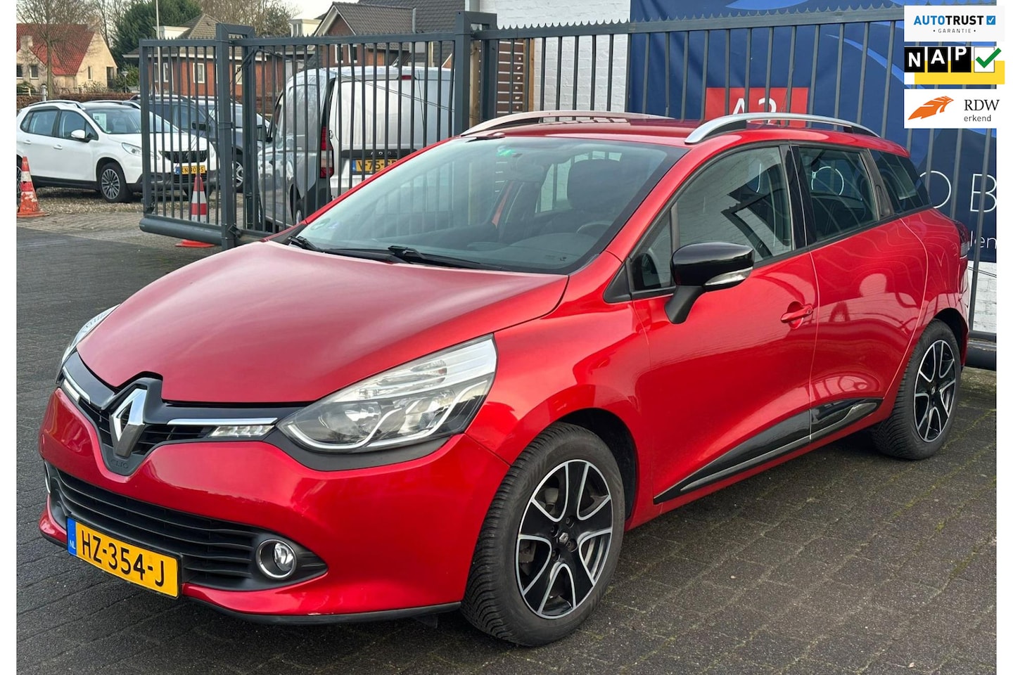 Renault Clio Estate - 0.9 TCe Dynamique / NAVIGATIE / AIRCO / CRUISE CONTROL / CAMERA / NAP!! - AutoWereld.nl