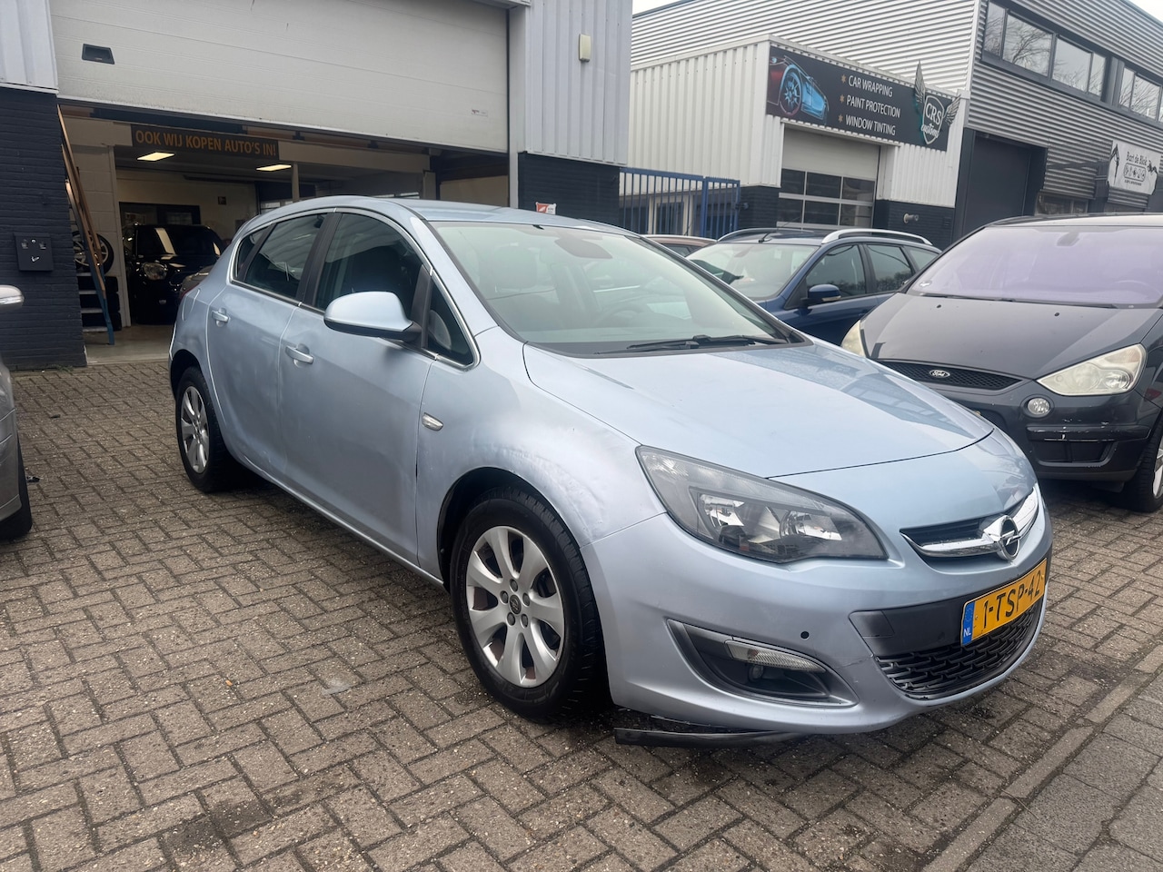 Opel Astra - 1.4 Turbo Business + LET OP GEEN MOOIE AUTO - AutoWereld.nl