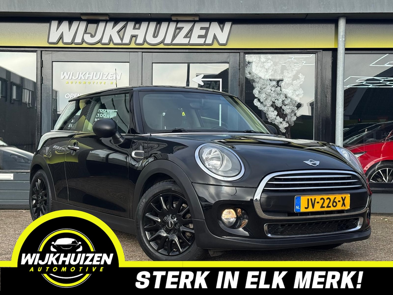 MINI One - Mini 1.2 Black Edition met Led !!! 16 Inch !!! Navigatie !!! Nap !!! - AutoWereld.nl