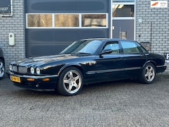 Jaguar XJR - 4.0 V8 SUPERCHARGET NL auto boekjes T.I