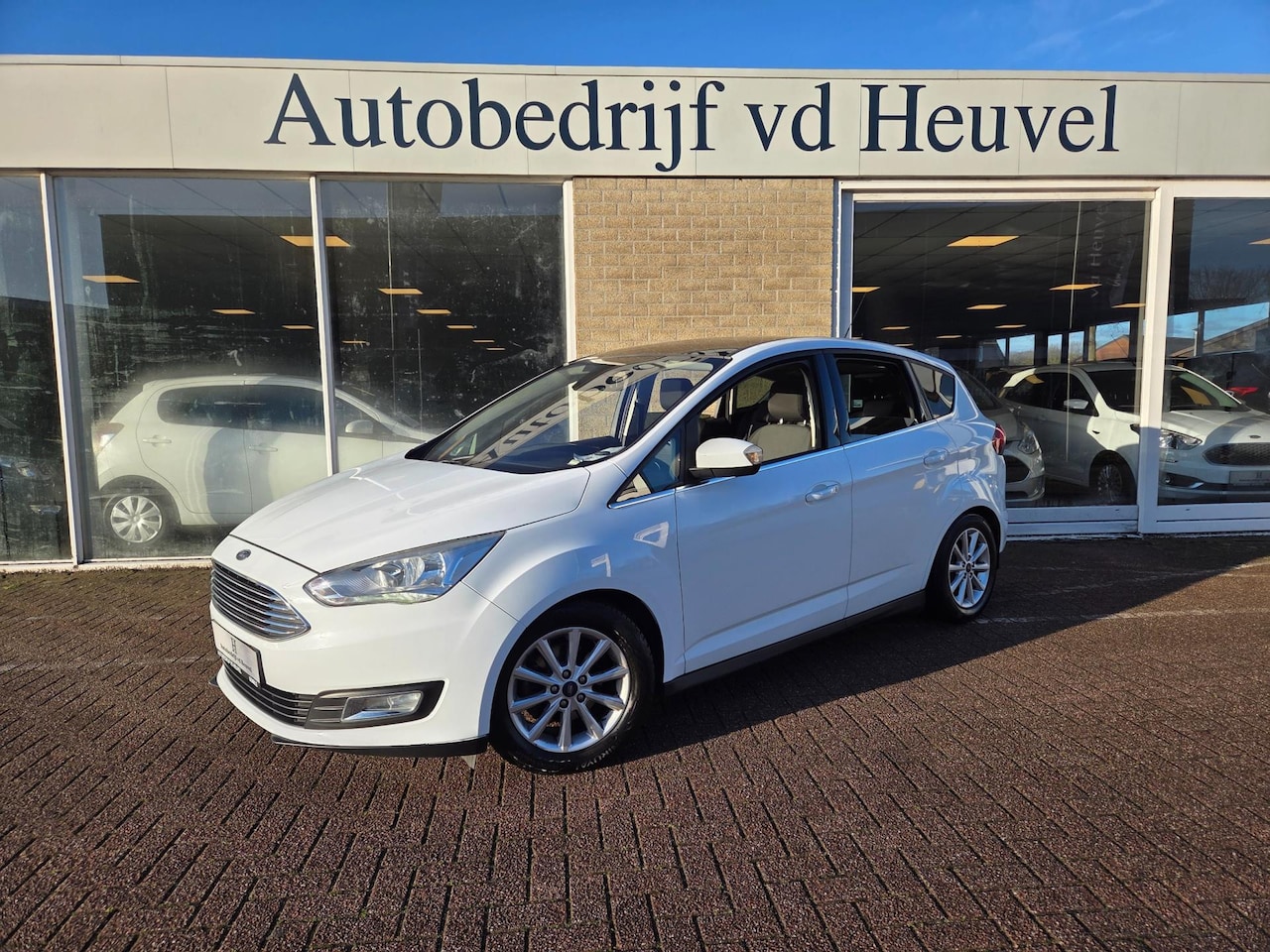 Ford C-Max - 1.0 Titanium Nieuwe distributie! *Camera * Panorama * Trekhaak * Climate * Cruise * Rijkla - AutoWereld.nl