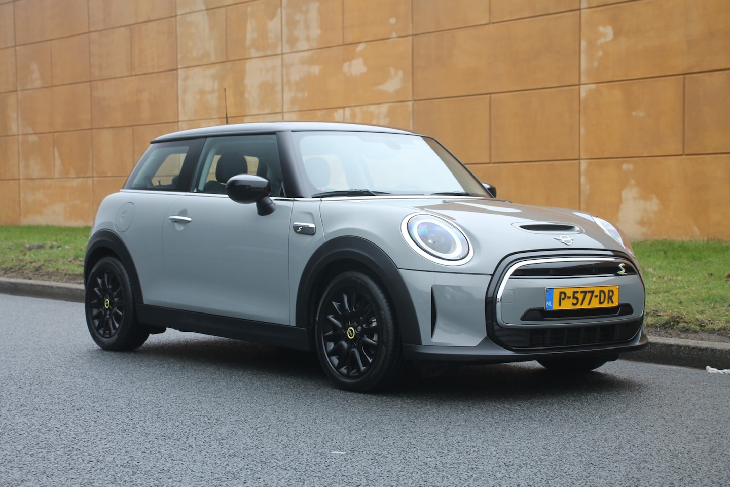 MINI Mini-Electric - Classic 33 kWh Sportstoelen - AutoWereld.nl