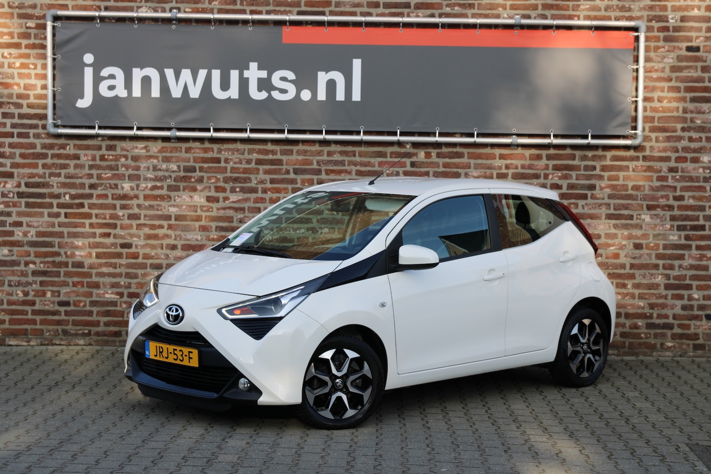 Toyota Aygo - 1.0 VVT-i x-joy 1.0 VVT-i X-Joy - AutoWereld.nl