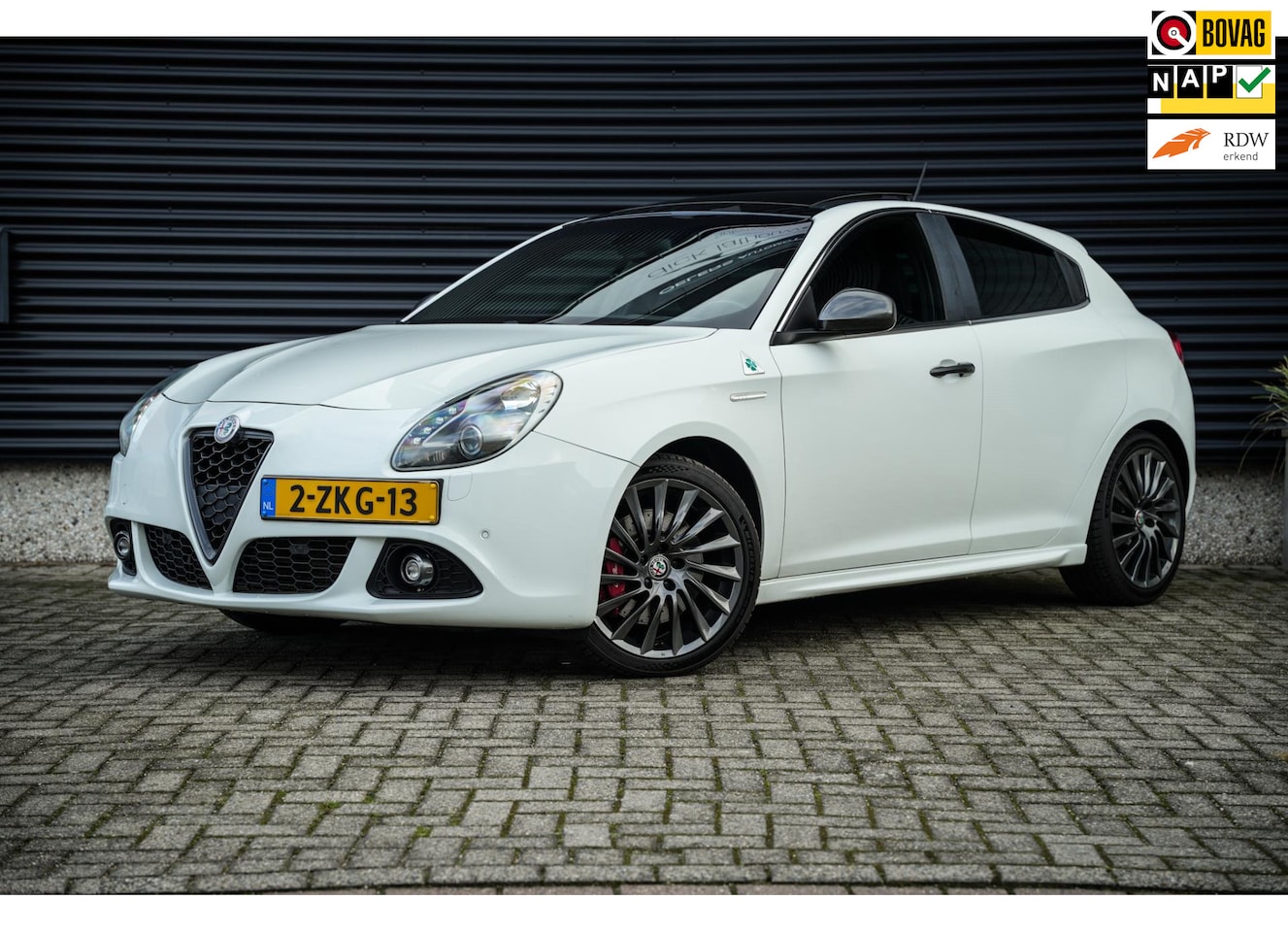 Alfa Romeo Giulietta - 1.7 TBi Quadrifoglio Verde | Org. NL! | Panorama dak | Clima | Cruise | Bianco Pastello | - AutoWereld.nl