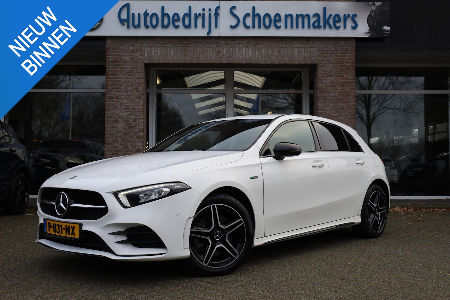 Mercedes-Benz A-klasse - 250 e Premium AMG FULL-LED WIDESCREEN SFEERVERL. NIGHTPAKKET LEER/ALCANTARA  STOELVERW. CA - AutoWereld.nl