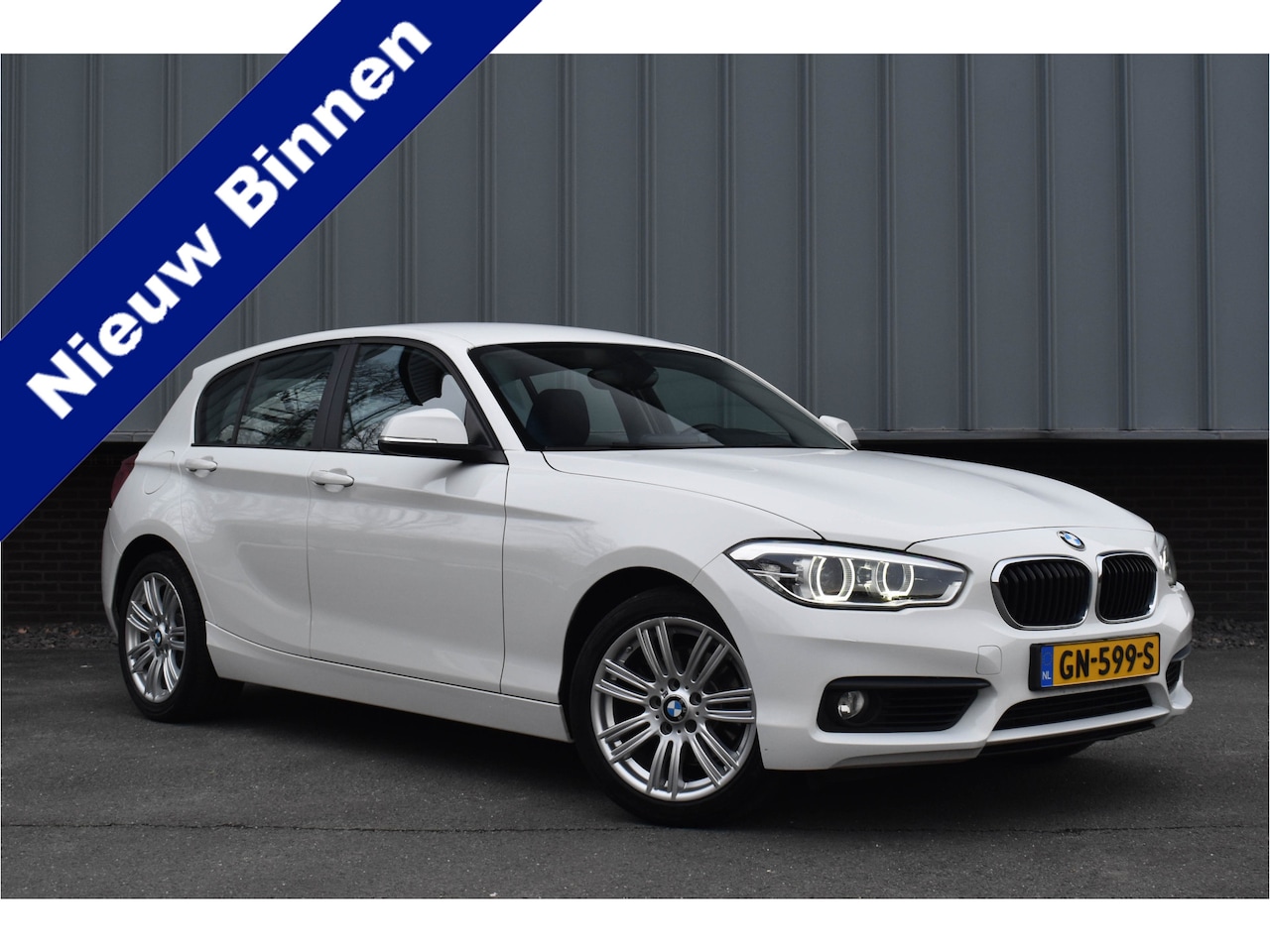 BMW 1-serie - 120i Aut. | Leder | Navi | NL Auto | Deal. Onderhoud | Xenon/LED - AutoWereld.nl