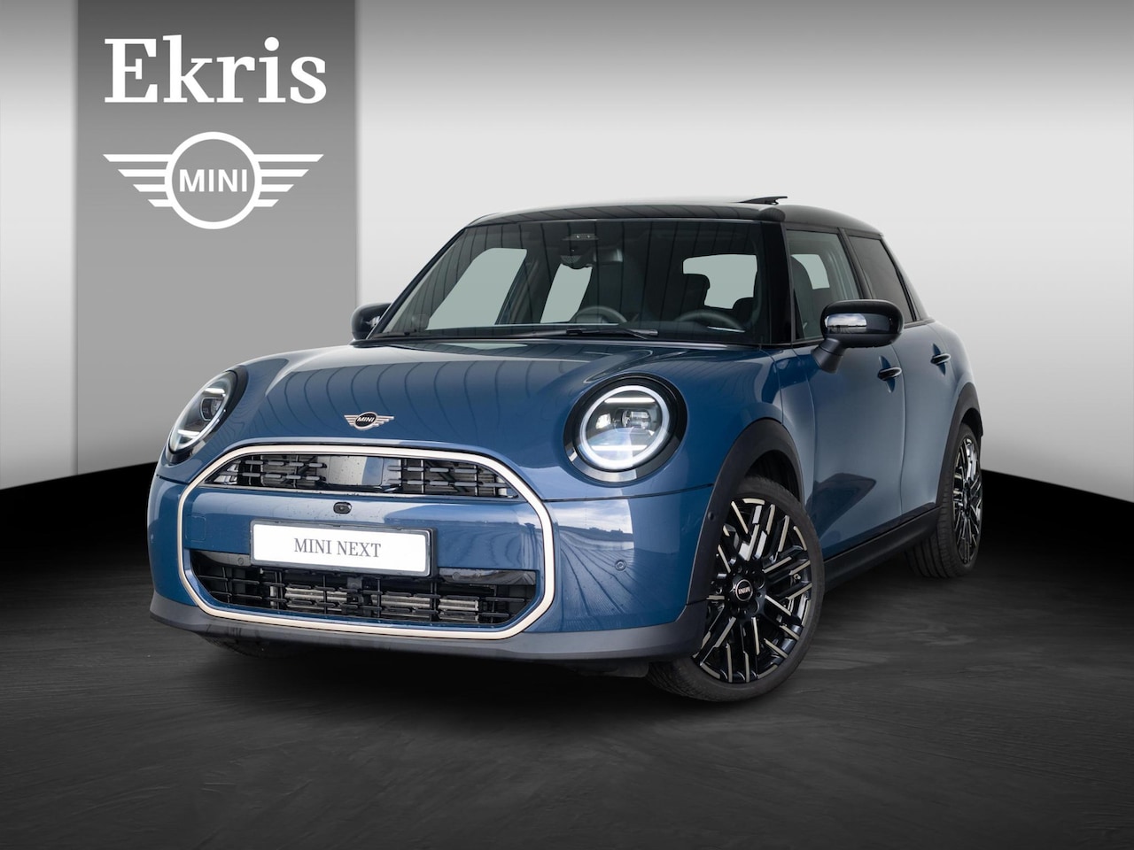 MINI Cooper - 5-deurs C Favoured + Pakket L + 360 Camera + Panorama dak + Stuur en stoelverwarming - AutoWereld.nl