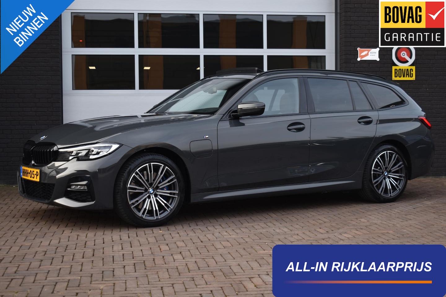 BMW 3-serie Touring - 330e Plugin Hybrid 292PK Aut M-Sport | Panodak | Individual Dravitgrau | Trekhaak | Leder - AutoWereld.nl