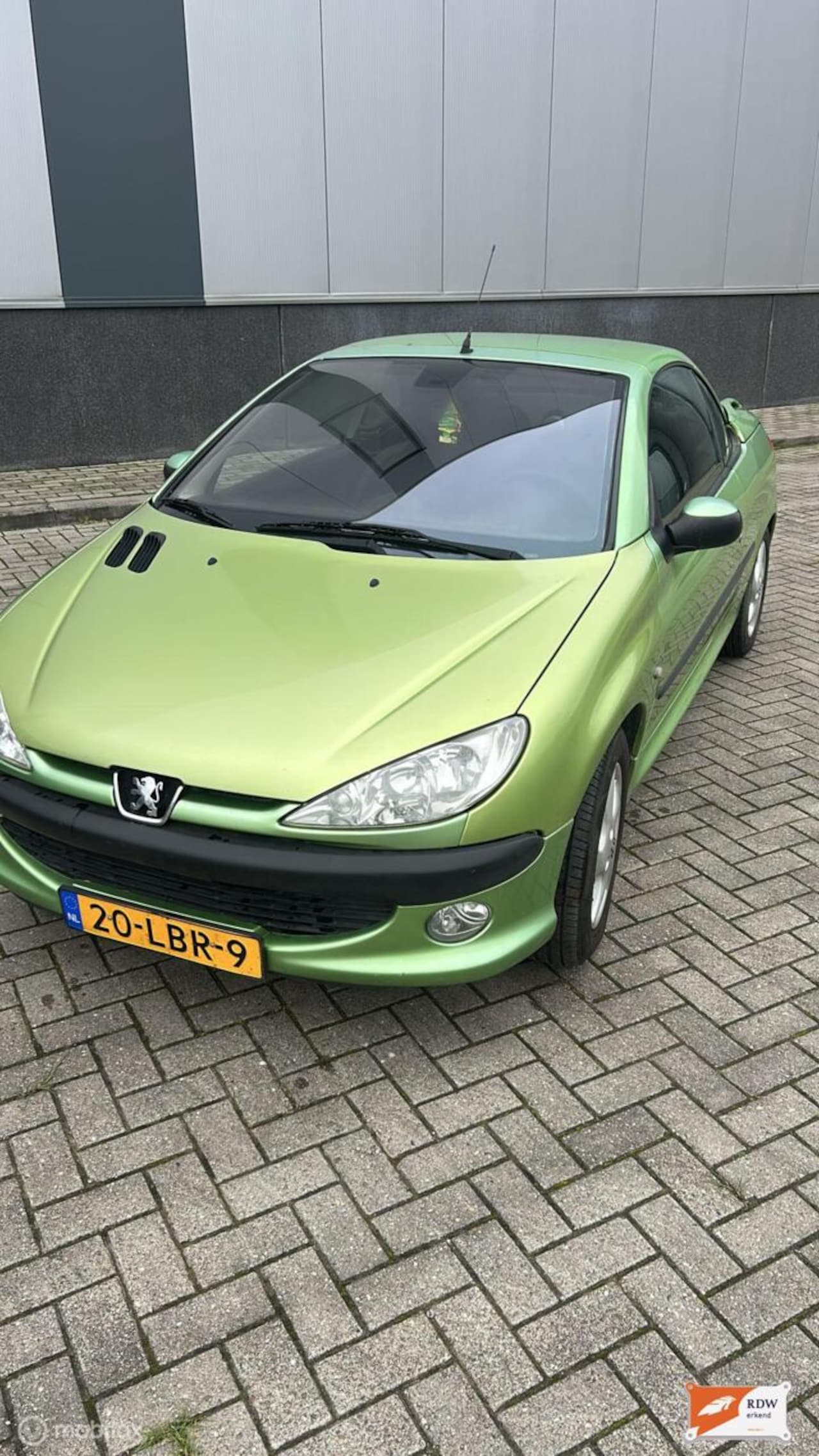PEUGEOT 206