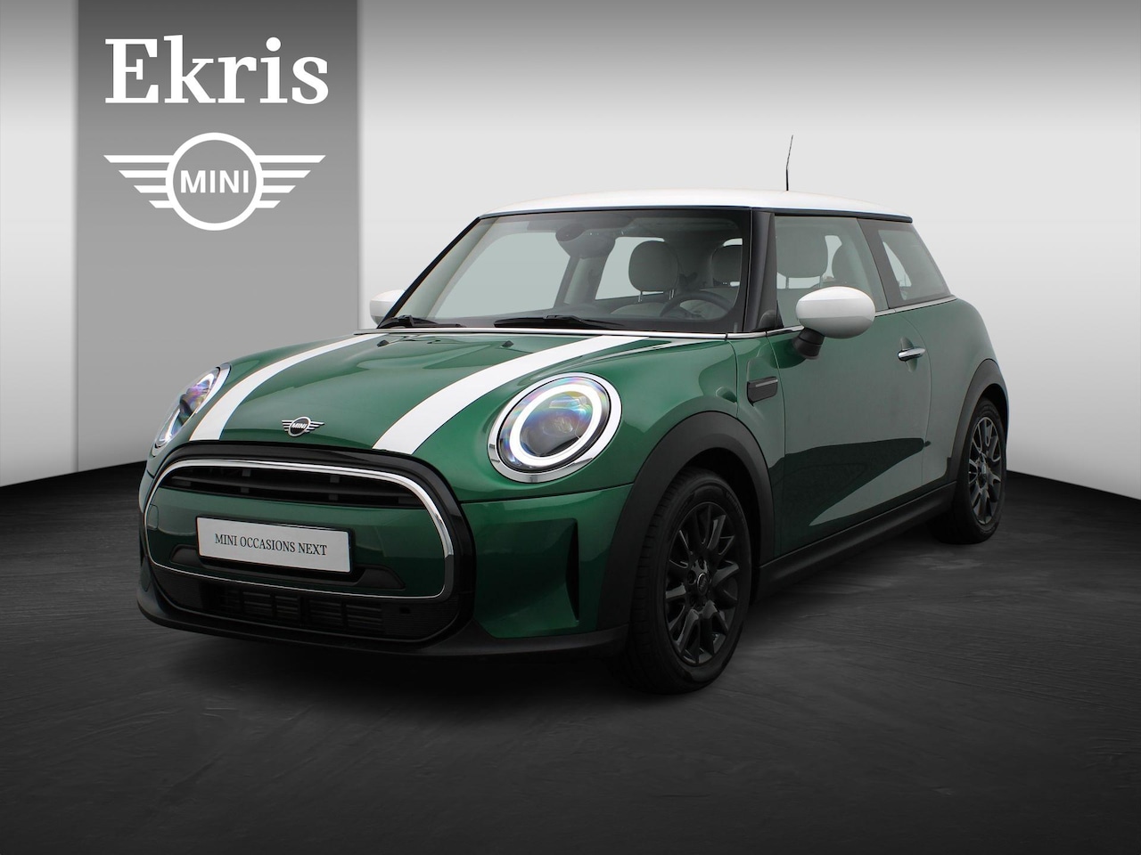 MINI Cooper - 3-deurs Classic + Sportstoelen + PDC + LED + 16'' - AutoWereld.nl
