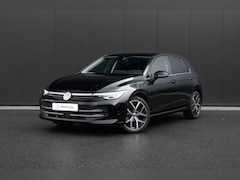 Volkswagen Golf - 1.5 eHybrid 204pk Style Edition Trekhaak | Camera | Head-Up | Elektrische stoelen |