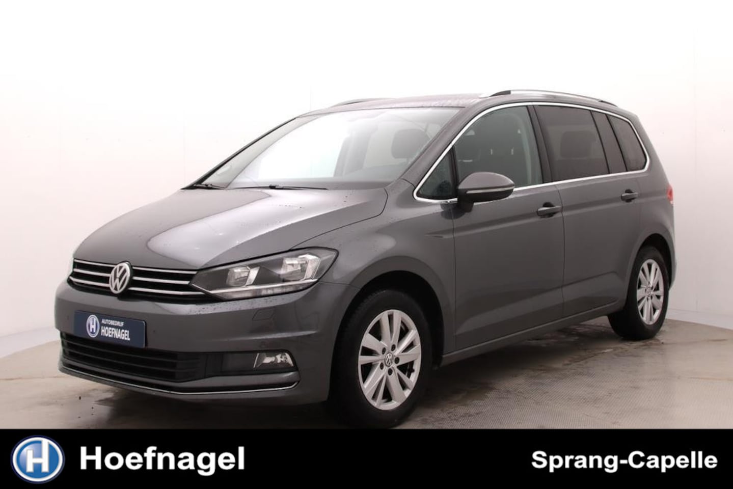 Volkswagen Touran - 1.5 TSI Highline 7p | Trekhaak | Adaptive Cruise | Camera | Stoel-/Stuurverw. | CarPlay - AutoWereld.nl