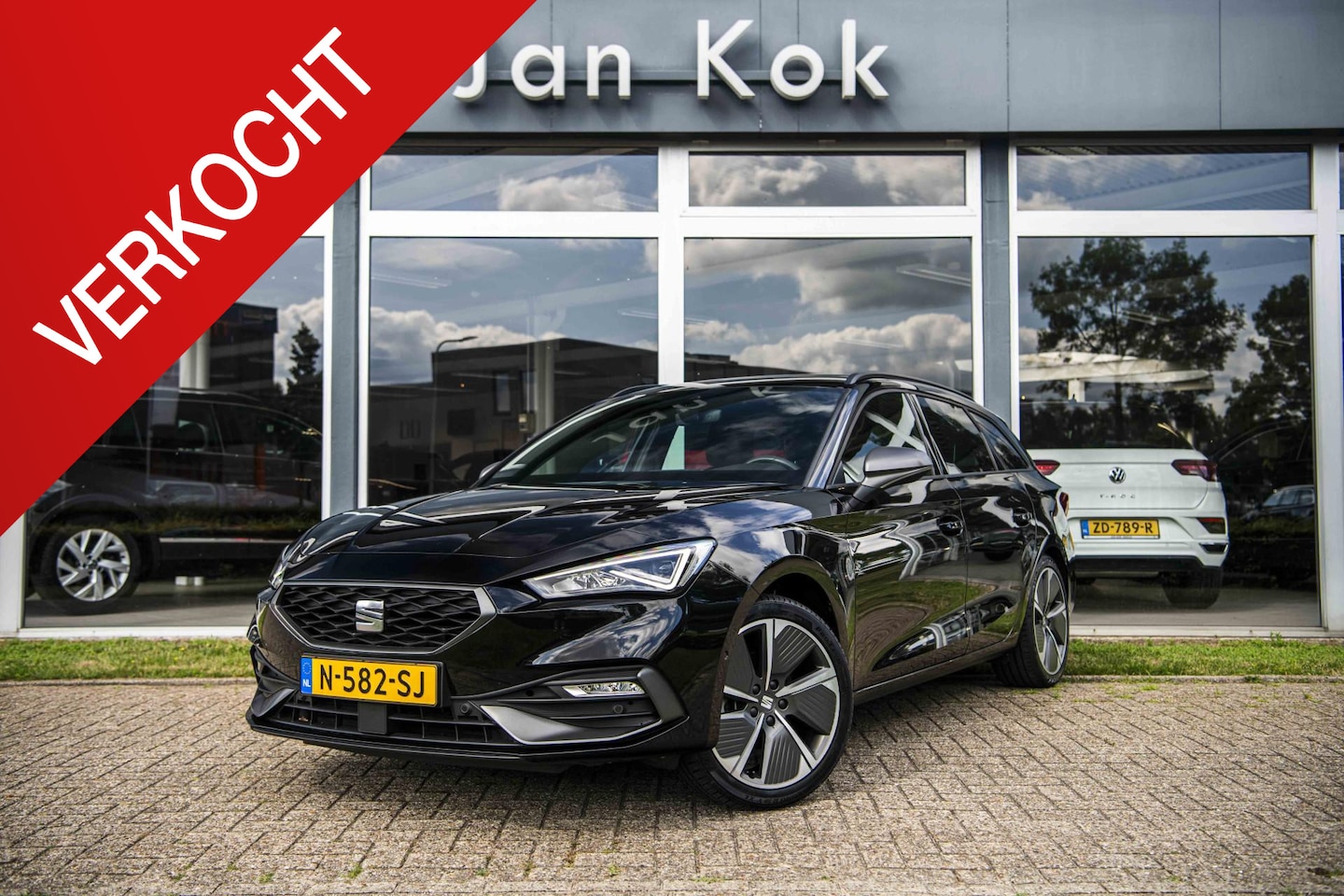 SEAT Leon Sportstourer - 1.0 TSi 110 pk DSG-7 FR | 18 " | Camera | Full Link - AutoWereld.nl