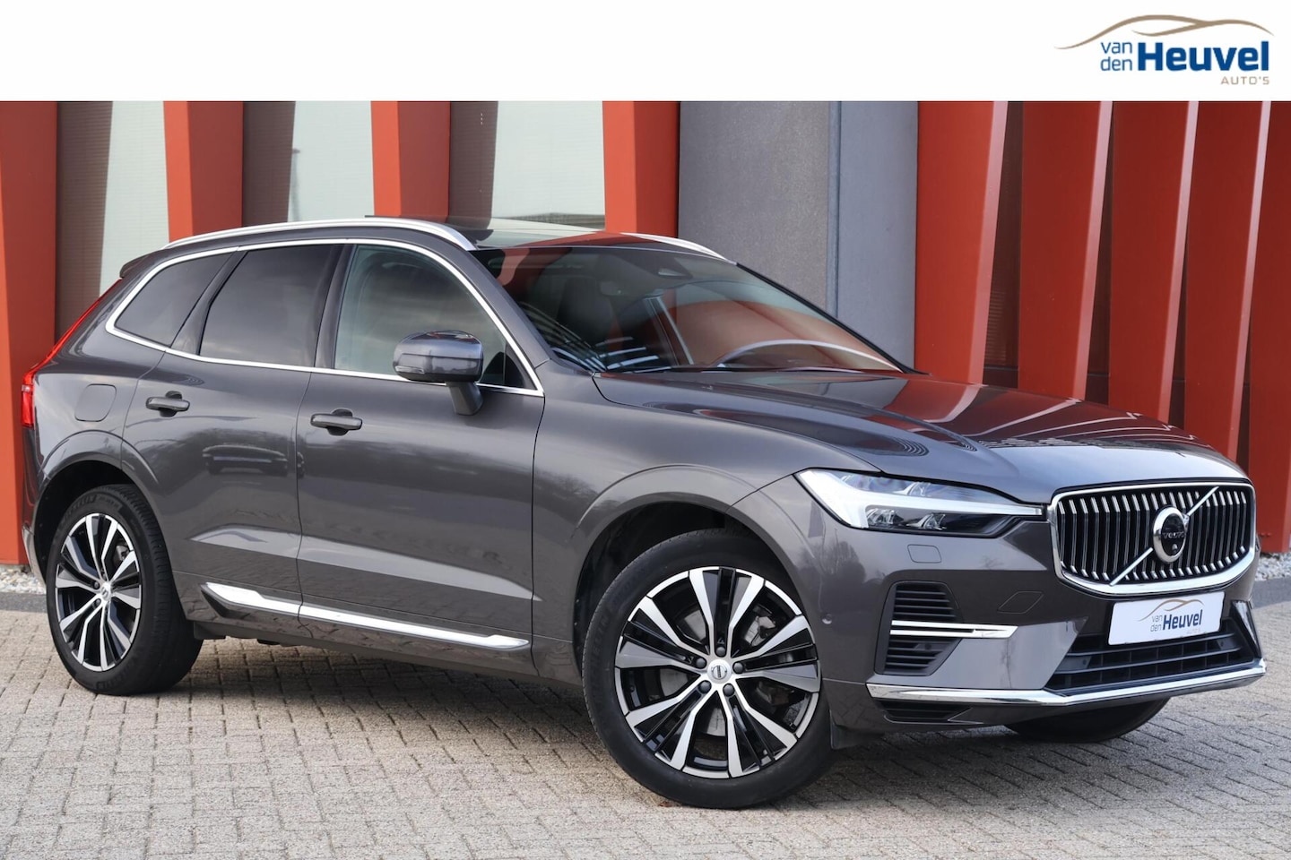 Volvo XC60 - T6 Recharge AWD Ultimate Bright | Longe Range | Stoelverwarming | HUD | Leder | 360° Camer - AutoWereld.nl