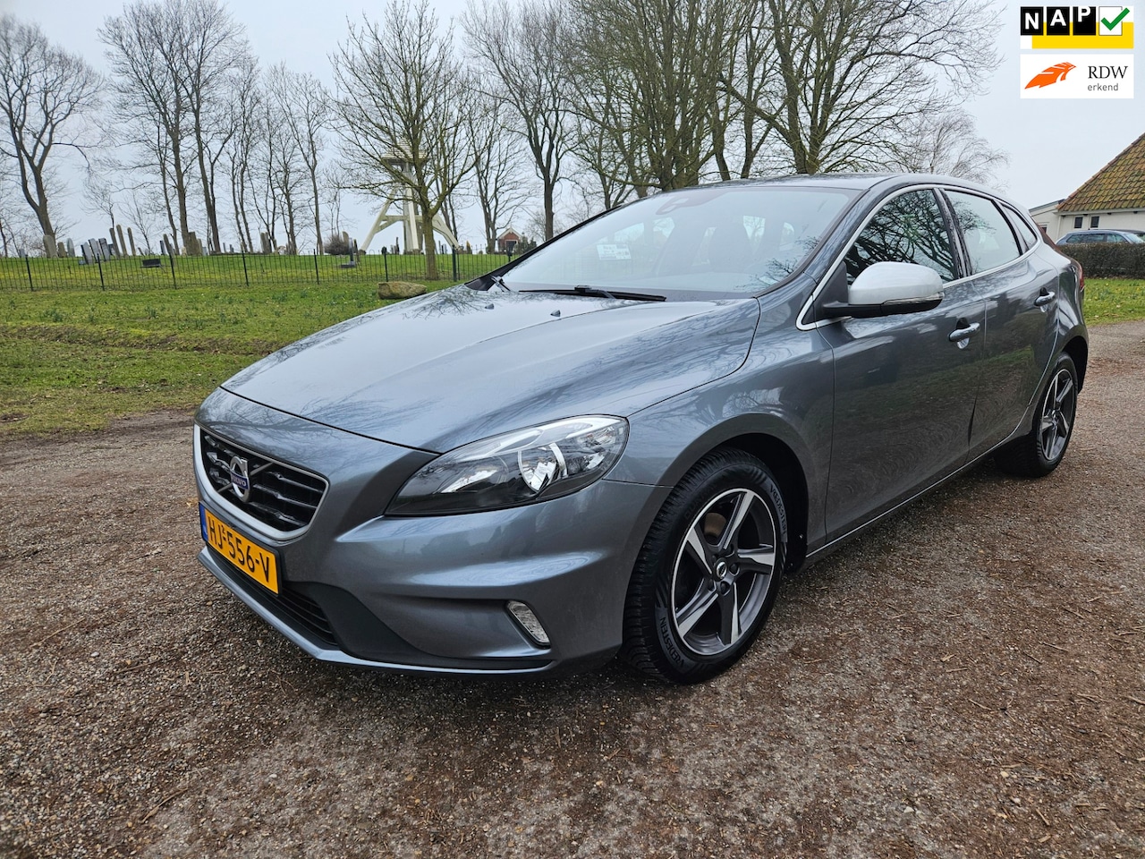 Volvo V40 - 2.0 D2 R-Design Business 2.0 D2 R-Design Business - AutoWereld.nl