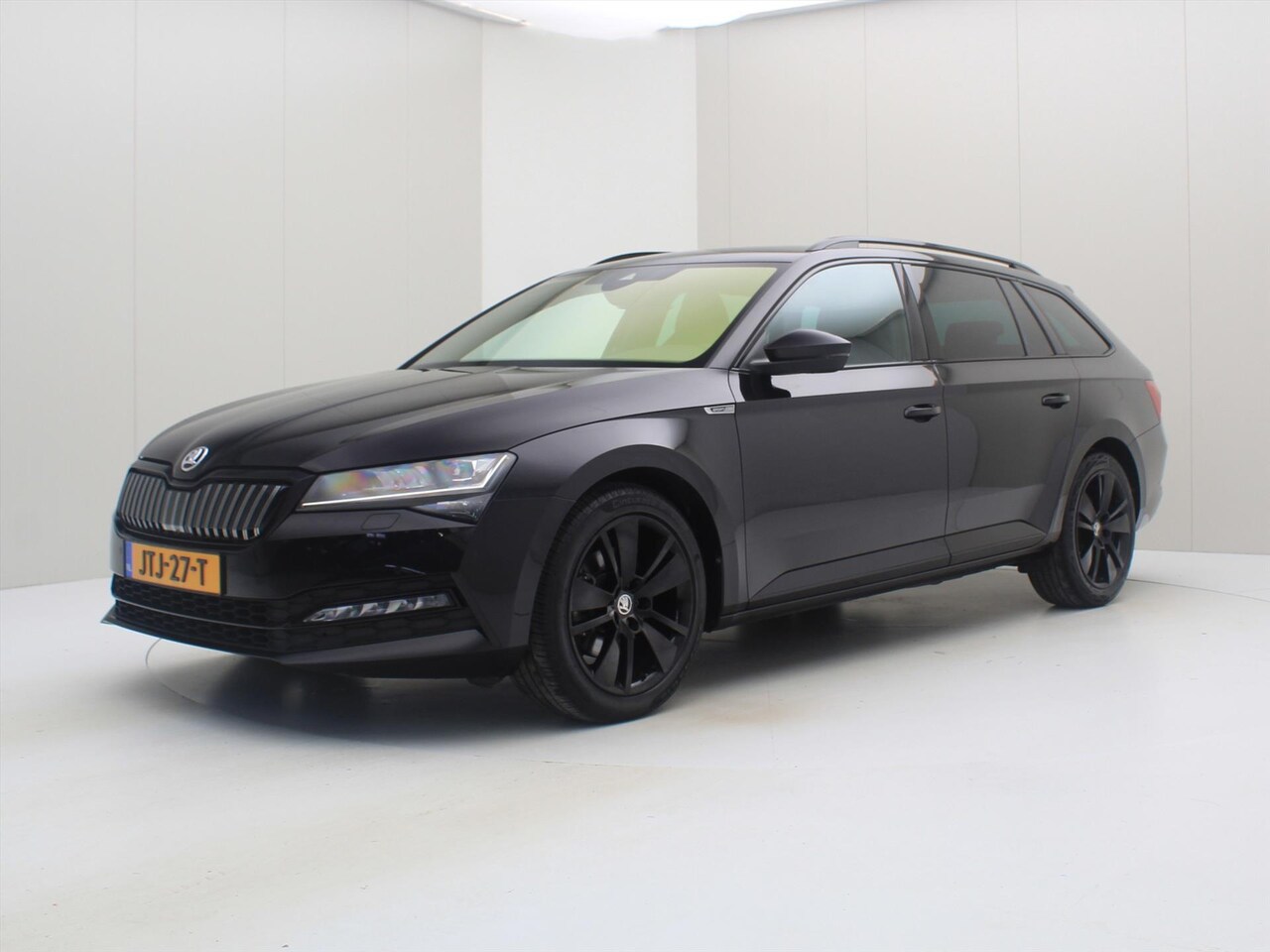 Skoda Superb Combi - 1.4 TSI iV 218PK DSG6 SPORTLINE [TREKHAAK+ACC+CAMERA+CARPLAY+STOELVERWARMING+CLIMATE+PDC] - AutoWereld.nl