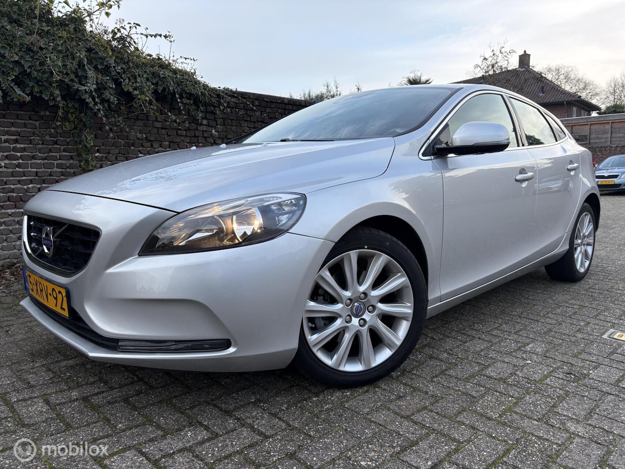 Volvo V40 - 1.6 T3 Momentum 81.000KM - AutoWereld.nl