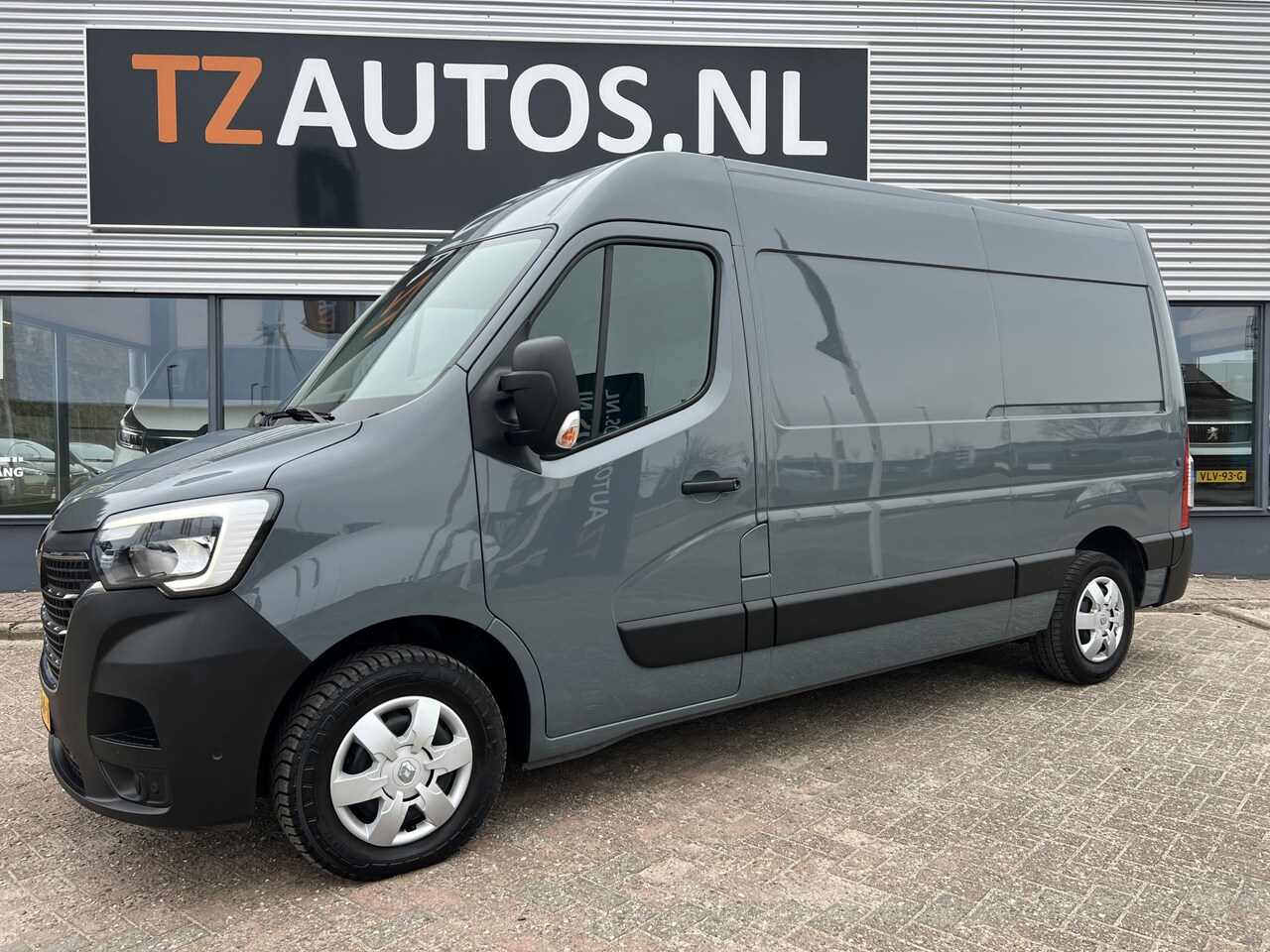 Renault Master - T35 2.3 dCi 135 L2H2 Work Edition T35 2.3 dCi 135 L2H2 Work Edition - AutoWereld.nl