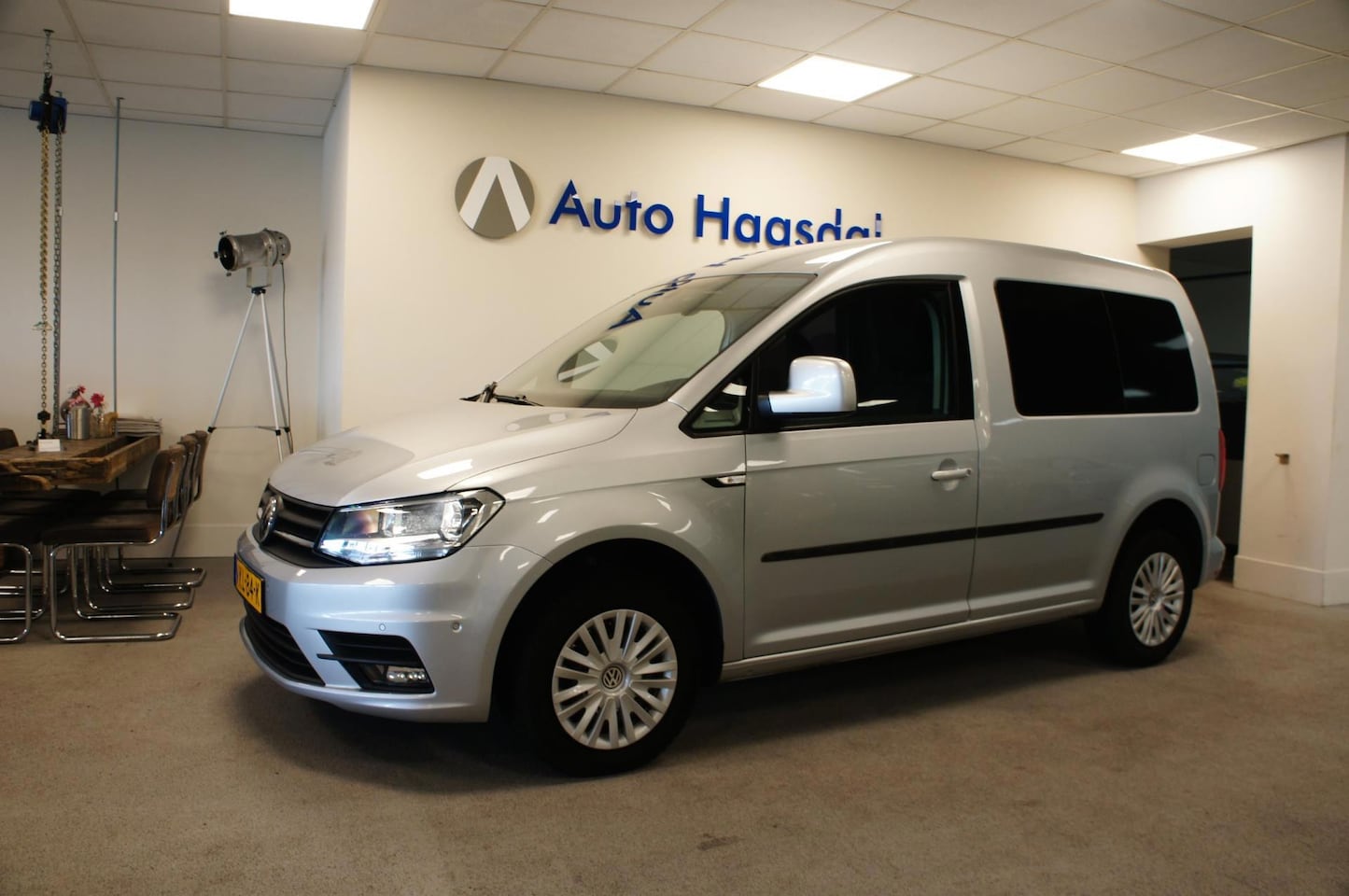 Volkswagen Caddy - 2.0 TDI L1H1 BMT|DSG|AUTOMAAT|HIGHLINE|185PK|NAVIGATIE|APPLE CAR PLAY|CRUISE|VOLLE OPTIES - AutoWereld.nl