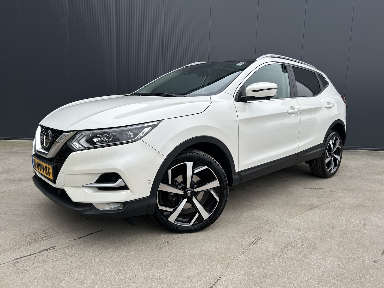 Nissan Qashqai - 1.3 DIG-T Tekna 1e EIGENAAR PANO DAK 360 CAMERA HALF LEER LED NAVI CRUISE ECC - AutoWereld.nl