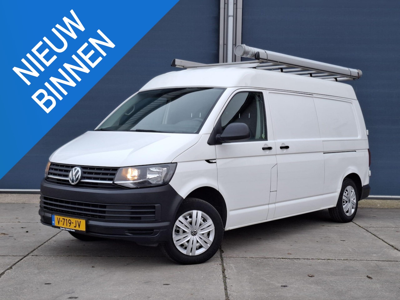 Volkswagen Transporter - 2.0 TDI L2H1 Comfortline AIRCO / CRUISE CONTROLE / EURO 6 / L2H2 / DUBBELE SCHUIFDEUR - AutoWereld.nl