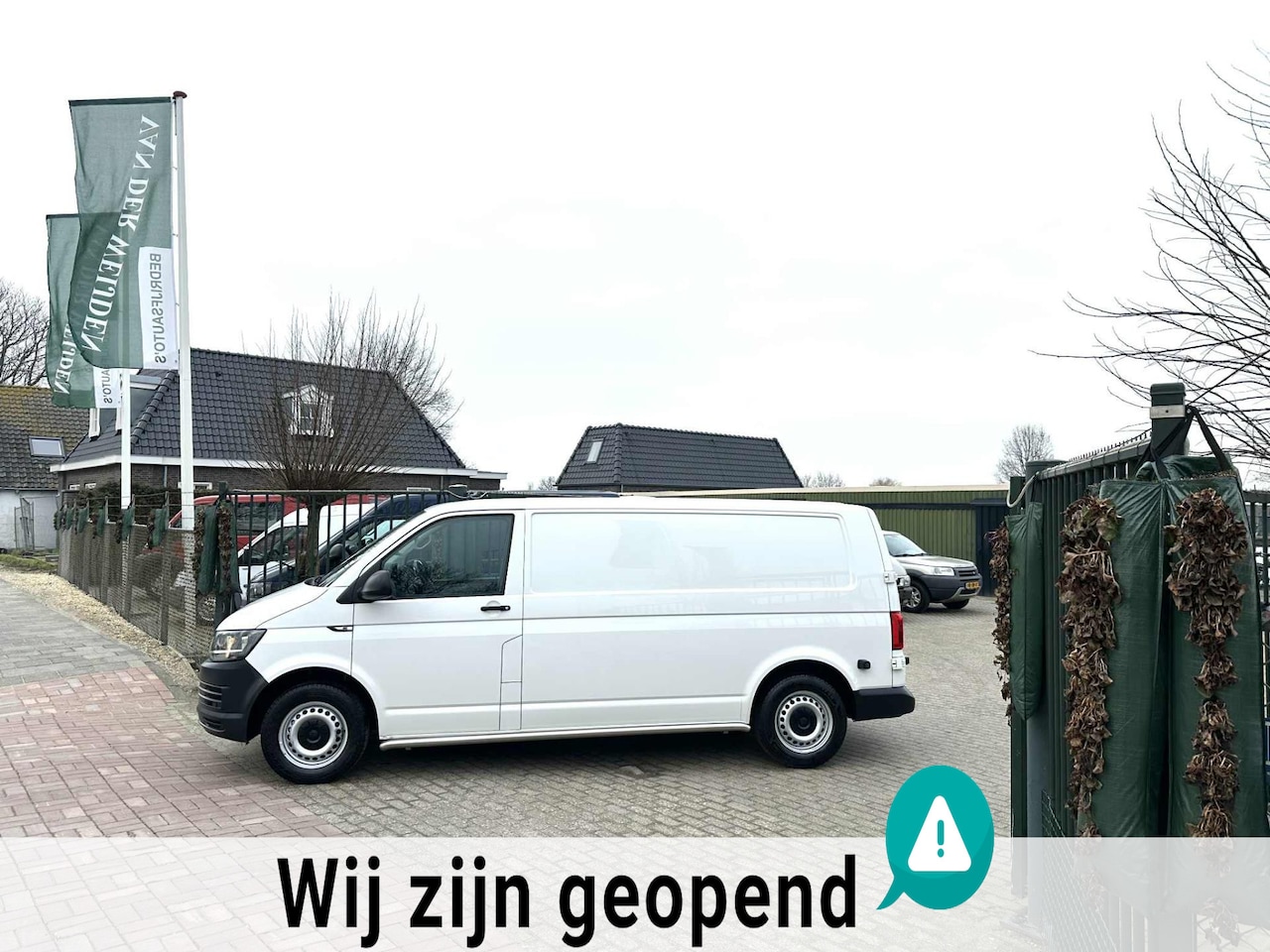 Volkswagen Transporter - 2.0 TDI L2H1 AUTOMAAT SLECHTS 99.907 KM.!!! - AutoWereld.nl