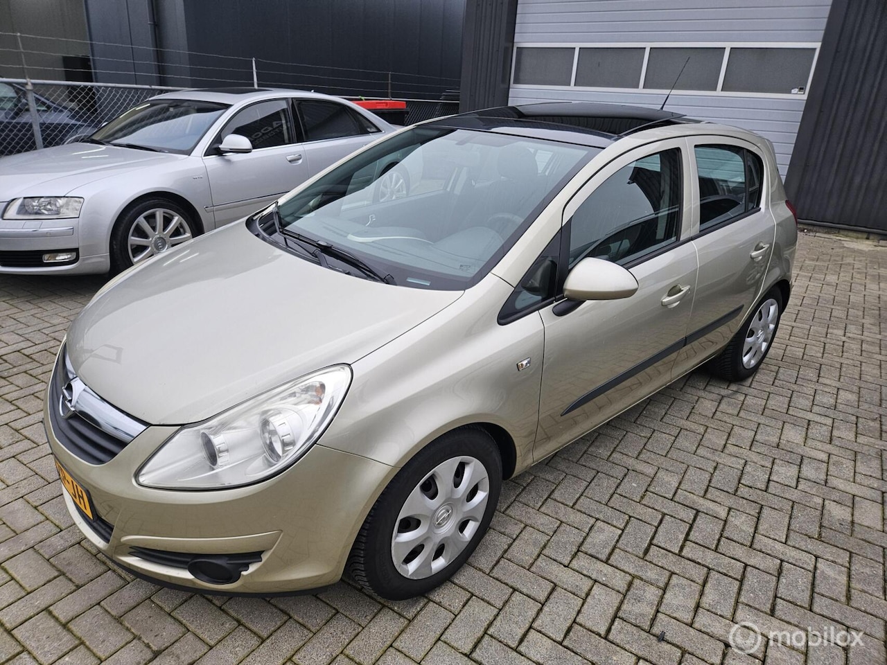 Opel Corsa - 1.4-16V Enjoy AUTOMAAT/PANO/CRUISE APK 09/2026 - AutoWereld.nl