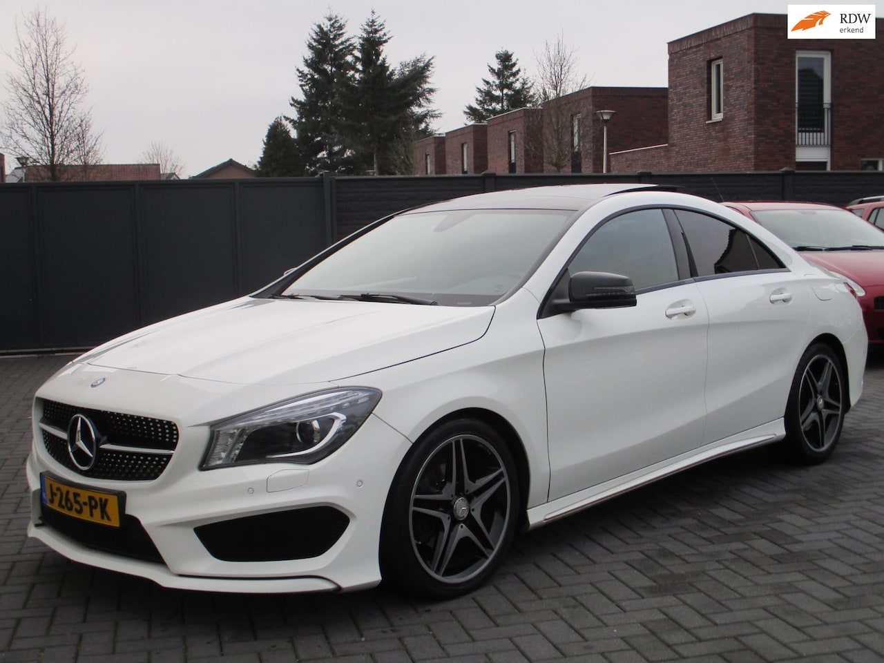Mercedes-Benz CLA-Klasse - 200 AMG AUT Panorama Navi 147 dkm !! - AutoWereld.nl