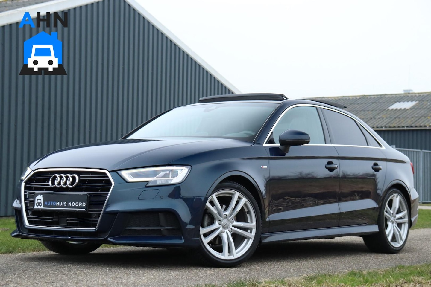 Audi A3 Limousine - 35 TFSI / 150PK / DSG / 3x S-Line / Pano / Matrix LED / 18" - AutoWereld.nl