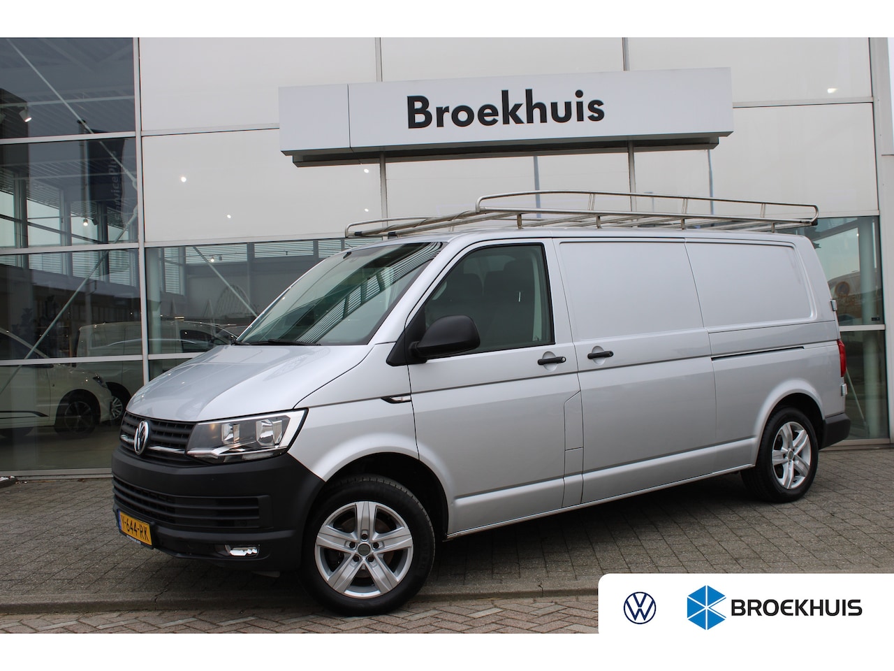 Volkswagen Transporter - 2.0 TDI 150 PK L2H1 Comfortline + Executive | Airco | Buitenspiegels elektrisch inklapbaar - AutoWereld.nl