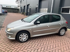 Peugeot 206 - RIJKAAR /HISTORY/BEURT/NAP/AIRCO/5drs//DIREKT MEE