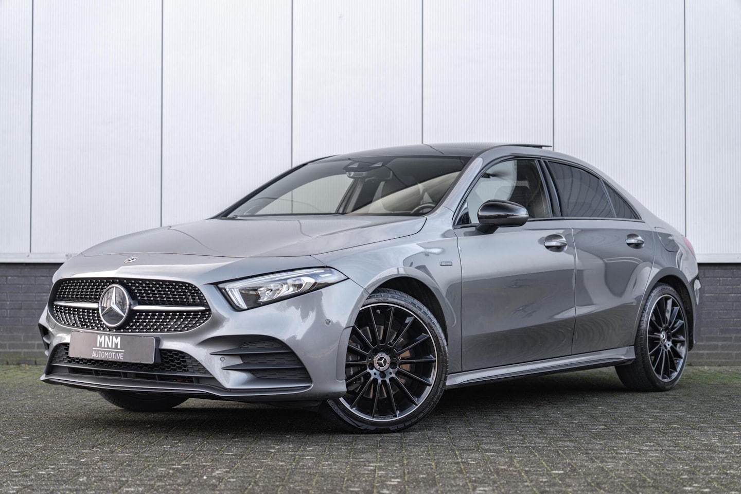 Mercedes-Benz A-klasse - 250e AMG |Pano|Camera|Burmester - AutoWereld.nl