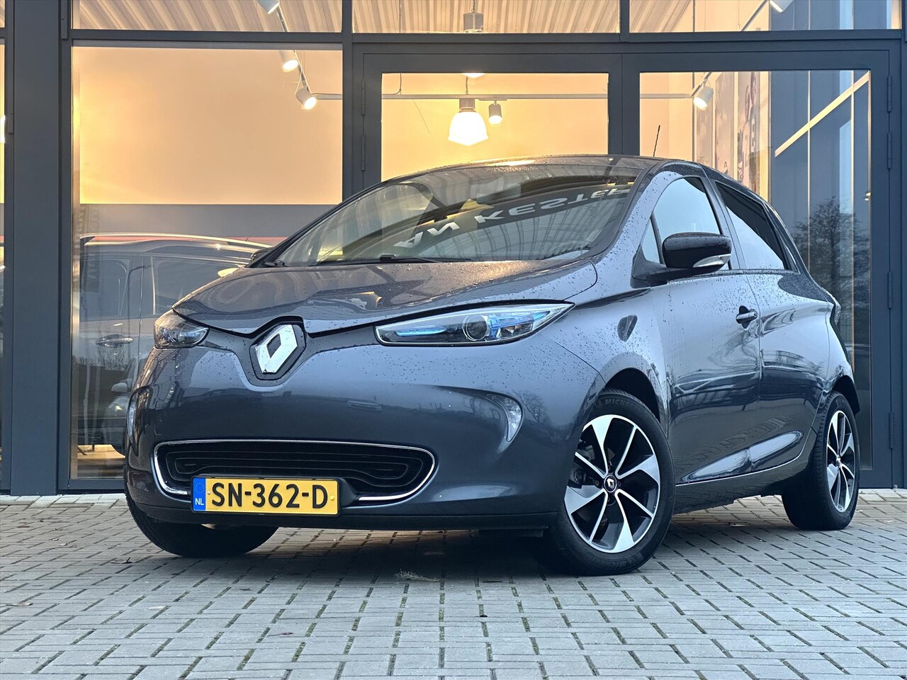 Renault Zoe - R90 92pk (Batterijhuur) Intens | Trekh. | SOH 87% |1e eigenaar | NL Auto | Compleet dealer - AutoWereld.nl