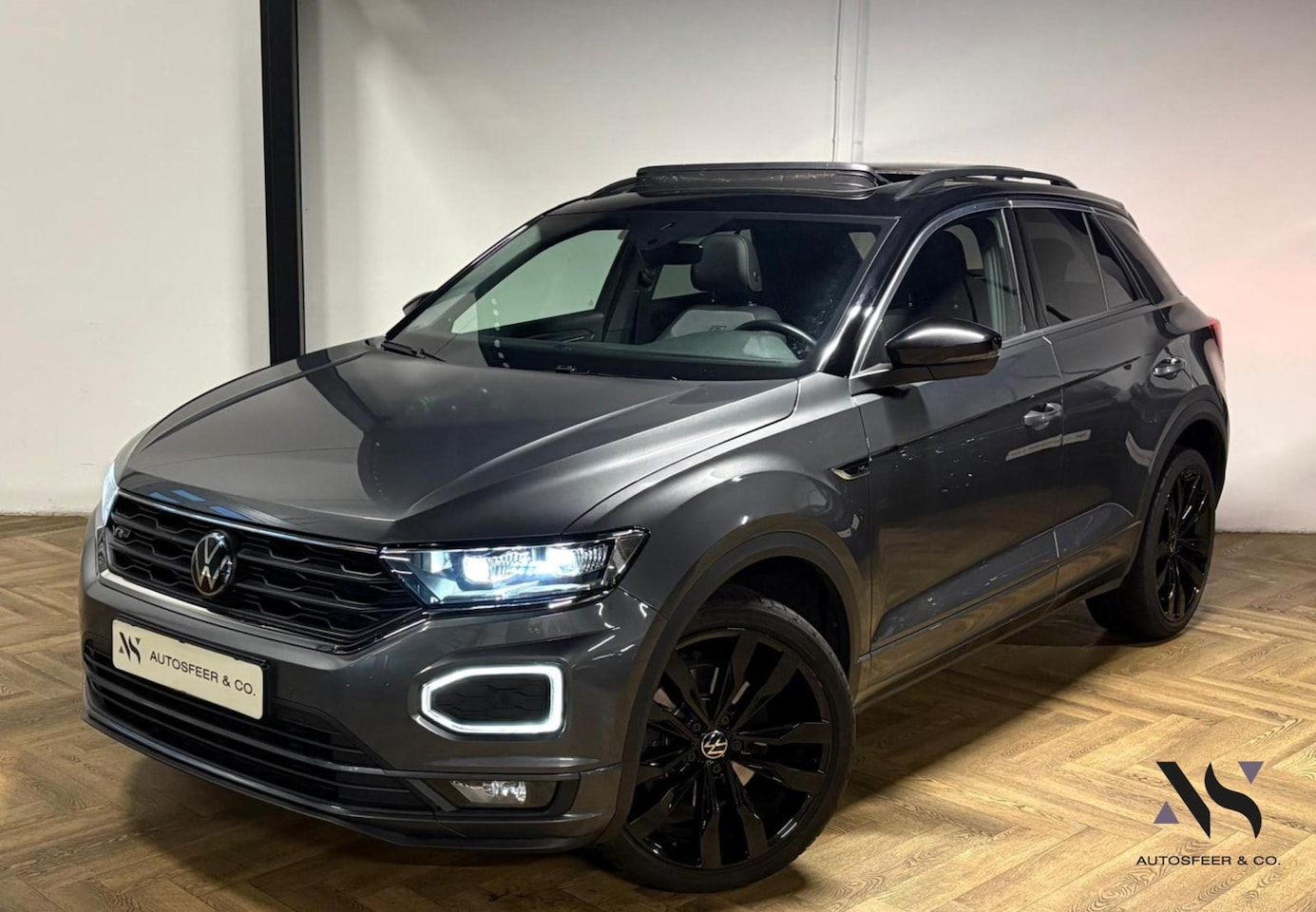Volkswagen T-Roc - 1.5 TSI R-Line PANO KEYLESS CAM - AutoWereld.nl