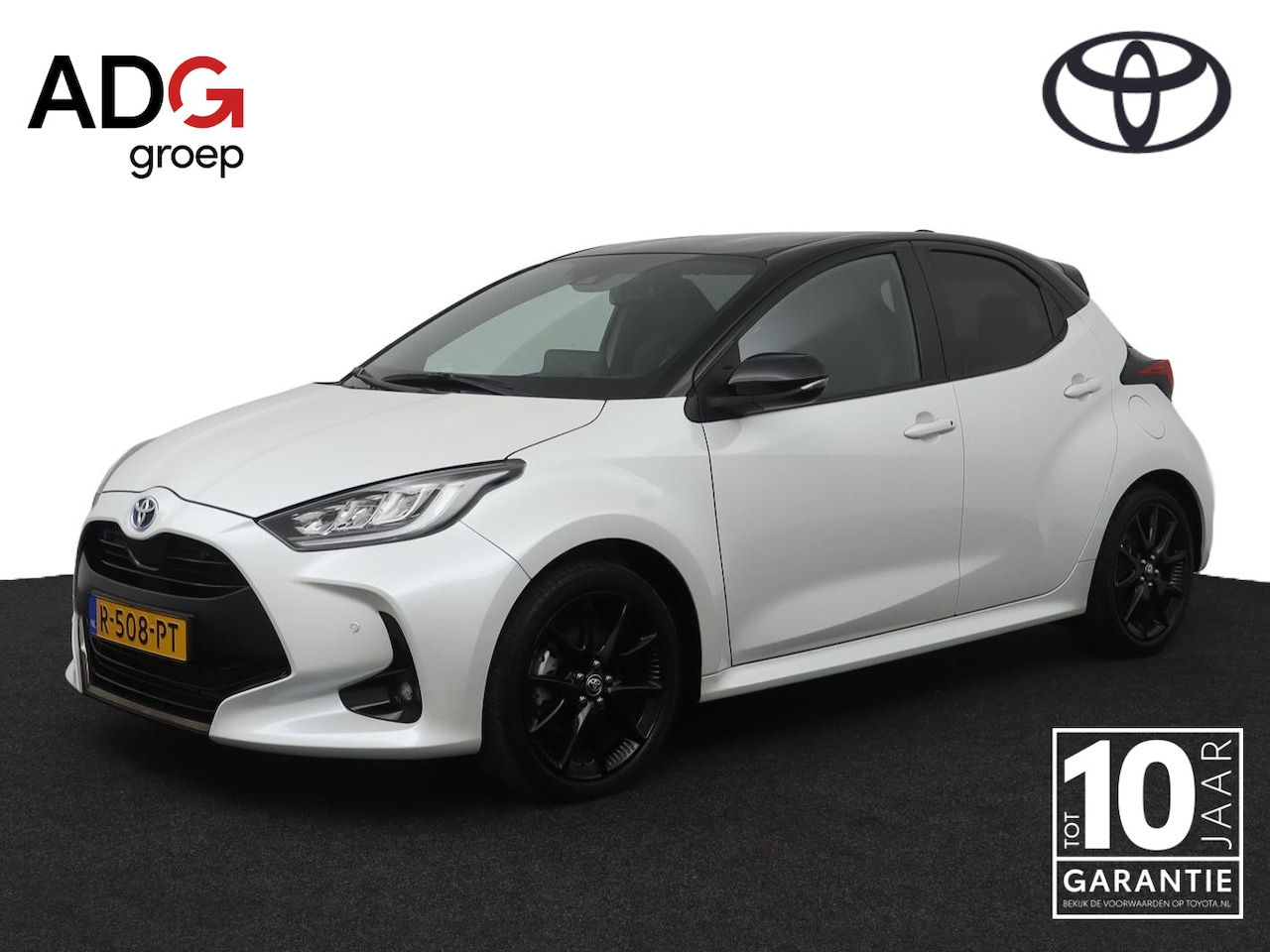Toyota Yaris - 1.5 Hybrid Executive | Navigatie | Stoelverwarming | Bi-tone | Leder-stof bekleding | - AutoWereld.nl