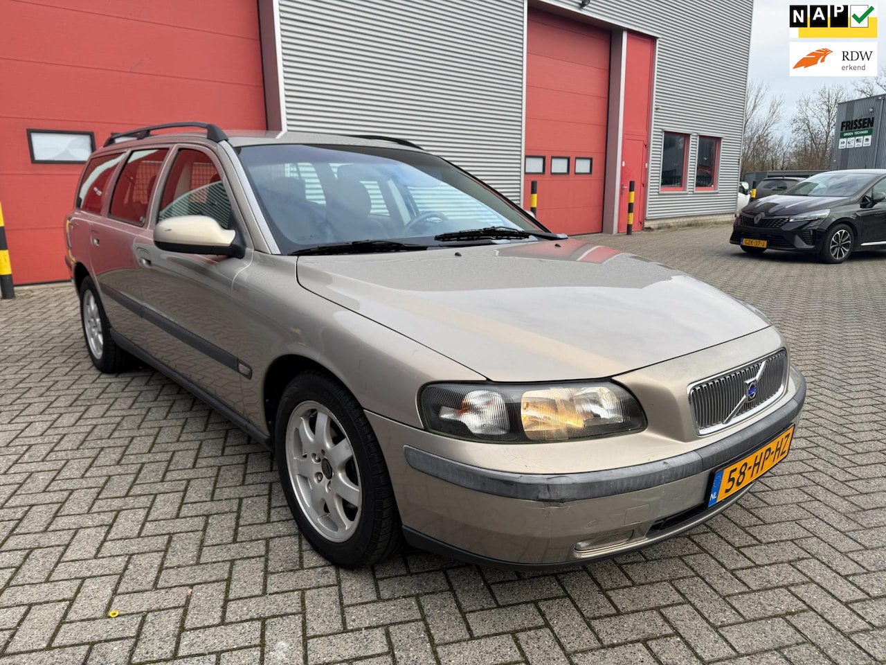 Volvo V70 - 2.4 Automaat Nwe Distributie&APK. - AutoWereld.nl
