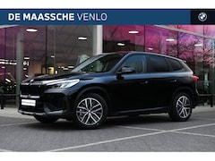 BMW iX1 - xDrive30 / M Adaptief onderstel / Achteruitrijcamera / Stoelverwarming / Harman-Kardon / S