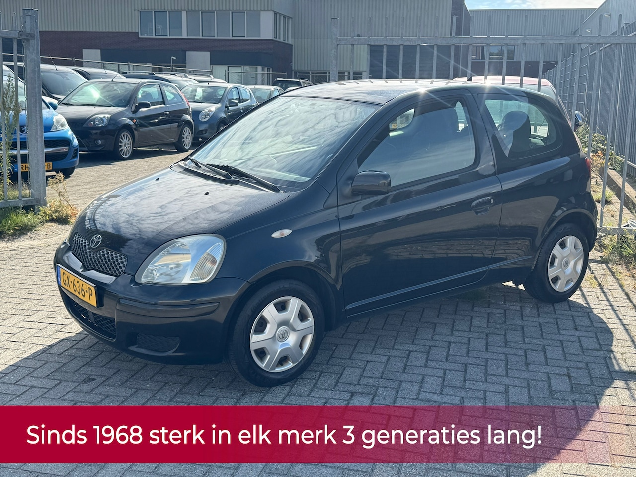 Toyota Yaris - 1.0 VVT-i Sol! Airco l Elek pakket l MTF-stuur! NIEUWE APK l 2 sleutels l KEURIG NETJES! - AutoWereld.nl