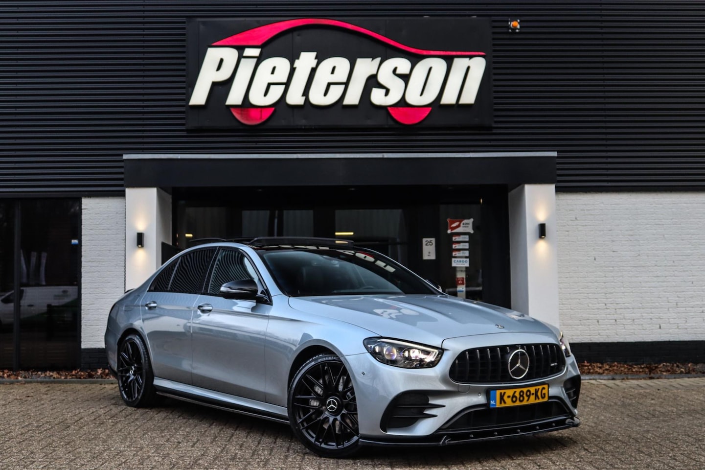 Mercedes-Benz E-klasse - 300 e AMG 1E EIG BTW! PANO BURMESTER - AutoWereld.nl