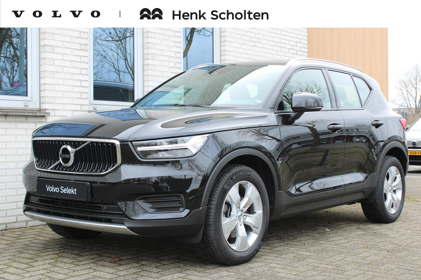 Volvo XC40 - T2 Automaat Momentum | Panoramadak| Full map Navigatie| Parkeercamera| Park Assist voor en - AutoWereld.nl