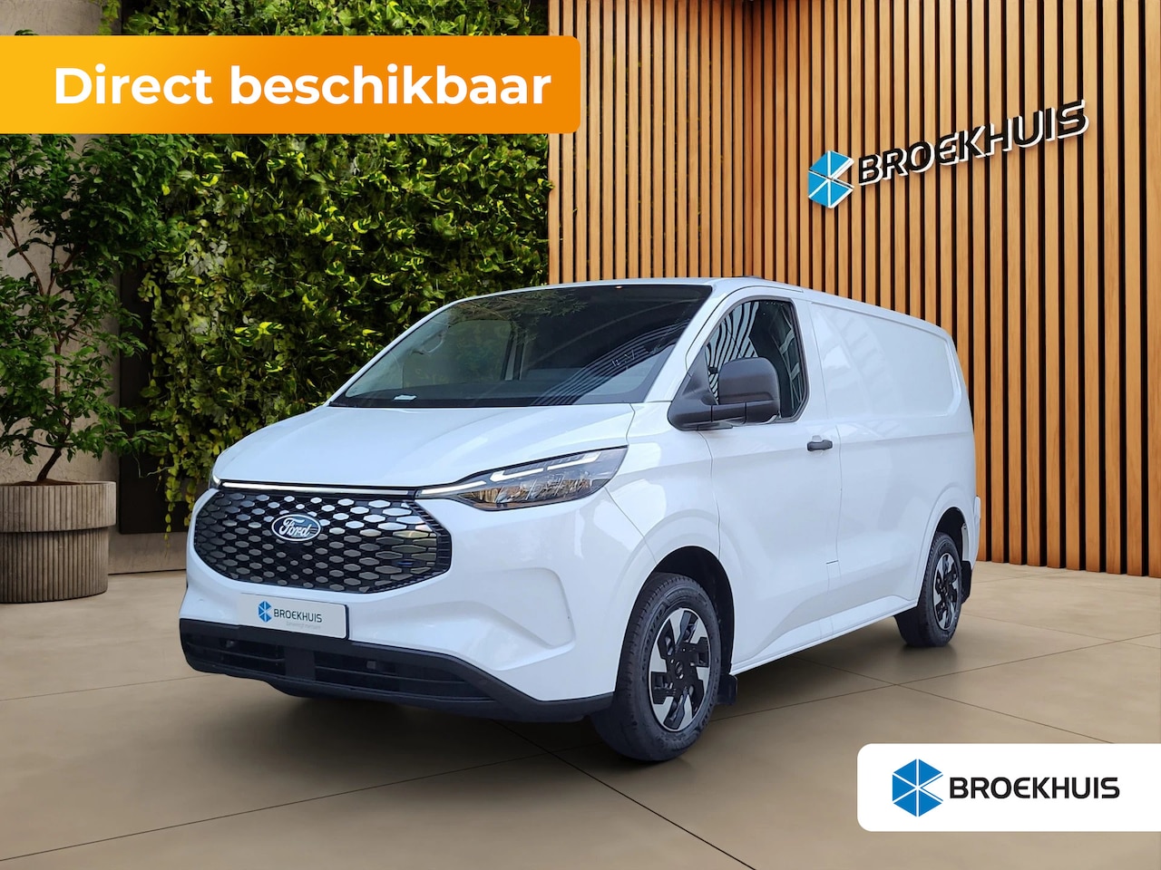 Ford E-Transit Cust. - 320 L1H1 Trend 65 kWh Op voorraad! | Stoelverwarming | Fabrieksgarantie | 2300kg trekgewic - AutoWereld.nl